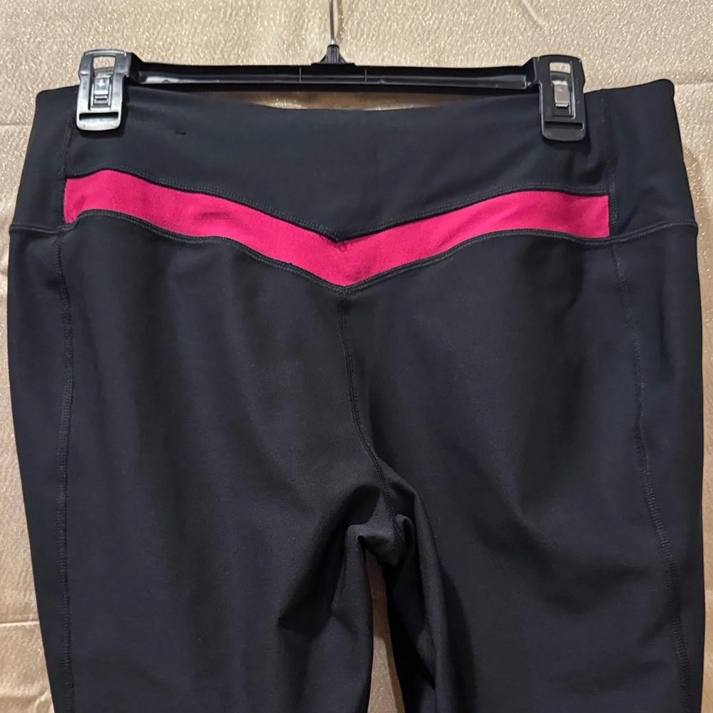 Nike Dri-Fit Black Capri Style Pants with Hot Pink Swoosh - Size M - Like New